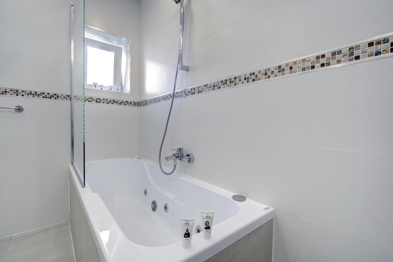 Westminster Puerto Banus Marina Apartment มาร์เบยา ภายนอก รูปภาพ