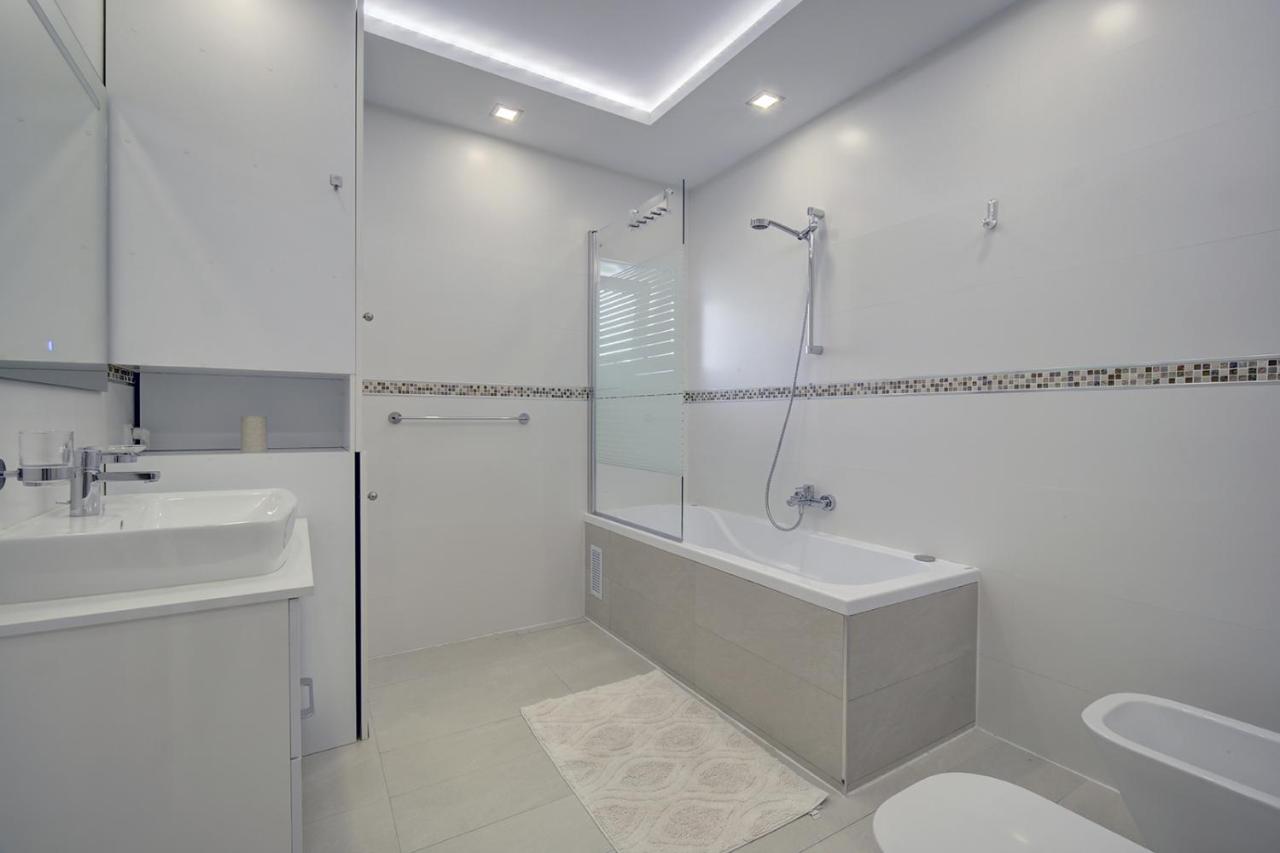 Westminster Puerto Banus Marina Apartment มาร์เบยา ภายนอก รูปภาพ
